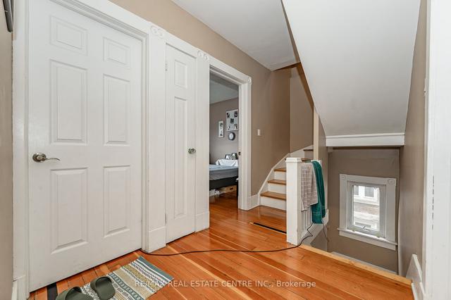 31 Louisa St, House detached with 5 bedrooms, 1 bathrooms and 3 parking in Kitchener ON | Image 16