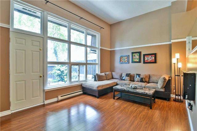 23 Briar Path, Townhouse with 3 bedrooms, 2 bathrooms and 1 parking in Brampton ON | Image 3