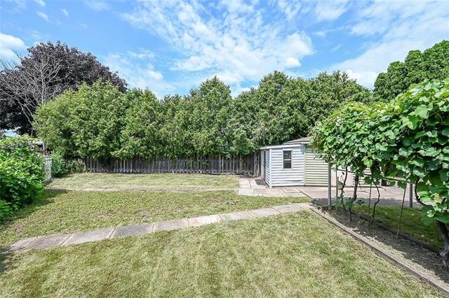 15 Sandlyn Court, House detached with 3 bedrooms, 2 bathrooms and 3 parking in Hamilton ON | Image 37