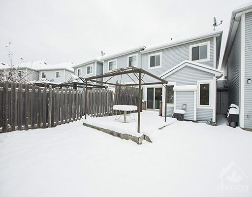 50 Goldridge Drive, Townhouse with 3 bedrooms, 3 bathrooms and 2 parking in Ottawa ON | Image 9