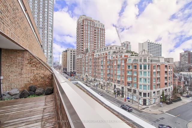 406 - 55a Avenue Rd, Condo with 2 bedrooms, 3 bathrooms and 1 parking in Toronto ON | Image 33
