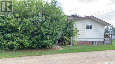 103 Brooks Avenue, House detached with 3 bedrooms, 2 bathrooms and null parking in Sturgis SK | Card Image