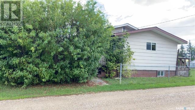 103 Brooks Avenue, House detached with 3 bedrooms, 2 bathrooms and null parking in Sturgis SK | Image 1