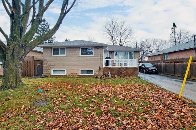 145 Harrison Dr, House detached with 3 bedrooms, 3 bathrooms and 5 parking in Newmarket ON | Card Image