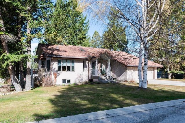 5135 Riverview Crescent, House detached with 4 bedrooms, 4 bathrooms and 4 parking in East Kootenay F BC | Image 1