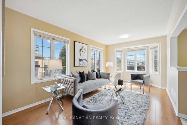 97 Andriana Cres, House attached with 3 bedrooms, 3 bathrooms and 3 parking in Markham ON | Image 8