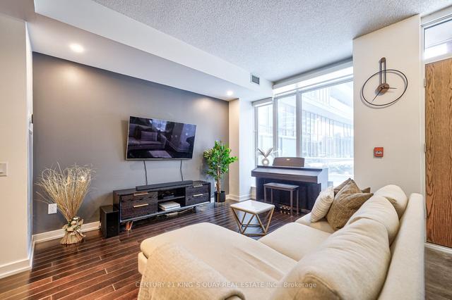th9 - 121 Mcmahon Dr, Townhouse with 2 bedrooms, 3 bathrooms and 2 parking in Toronto ON | Image 8