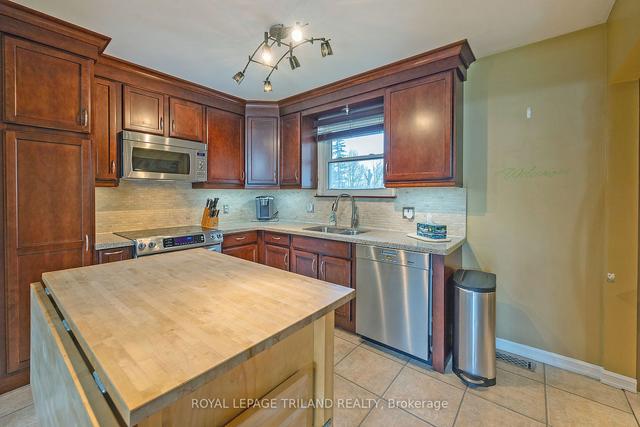 1379 Kostis Ave, House detached with 3 bedrooms, 1 bathrooms and 14 parking in London ON | Image 2