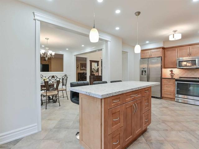87 Nipissing Cres, House detached with 4 bedrooms, 3 bathrooms and 8 parking in Brampton ON | Image 6