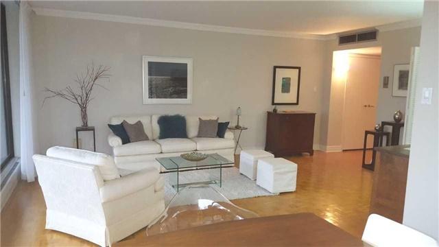 1001 - 20 Avoca Ave, Condo with 2 bedrooms, 2 bathrooms and 1 parking in Toronto ON | Image 3