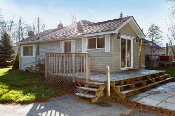 684 Trinity St, House detached with 2 bedrooms, 1 bathrooms and 14 parking in Innisfil ON | Image 4