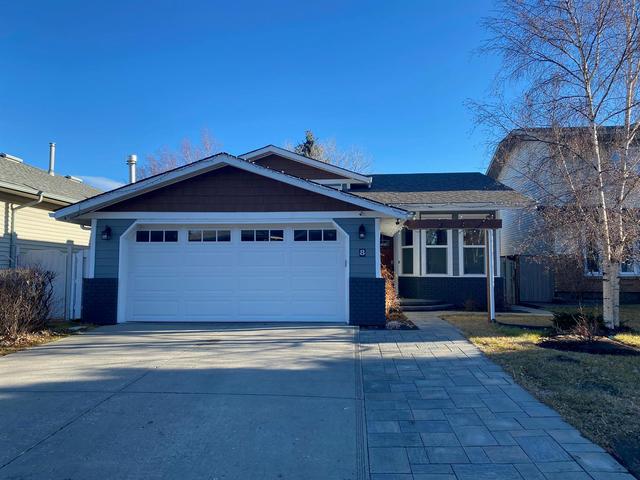 8 Sunhaven Way Se, House detached with 3 bedrooms, 2 bathrooms and 5 parking in Calgary AB | Image 11