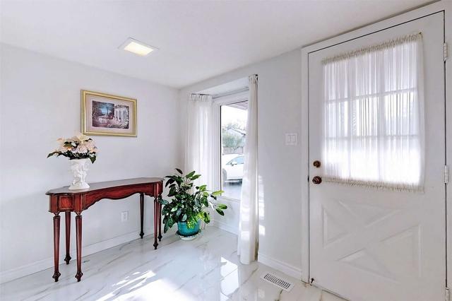 71 Sandyhook Sq, House detached with 3 bedrooms, 3 bathrooms and 3 parking in Toronto ON | Image 22