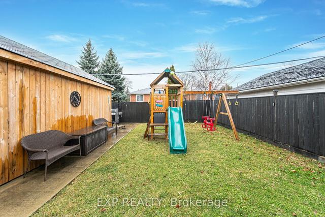 24 Paulart Dr, House detached with 3 bedrooms, 1 bathrooms and 6 parking in Toronto ON | Image 9