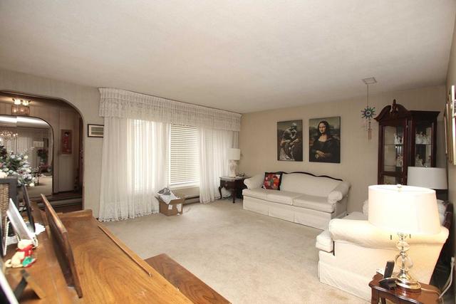10 Antibes Dr, Townhouse with 3 bedrooms, 2 bathrooms and 2 parking in Toronto ON | Image 16