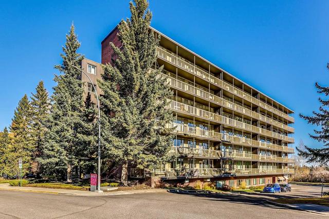 207 - 3316 Rideau Place Sw, Condo with 2 bedrooms, 1 bathrooms and 1 parking in Calgary AB | Image 2