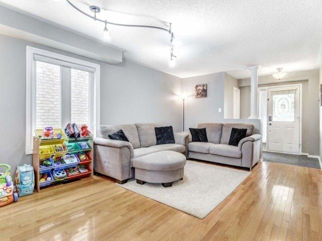 103 Woodhaven Dr, House detached with 3 bedrooms, 3 bathrooms and 2 parking in Brampton ON | Image 3