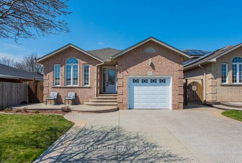 148 Fieldway Dr, House detached with 3 bedrooms, 2 bathrooms and 5 parking in Hamilton ON | Card Image