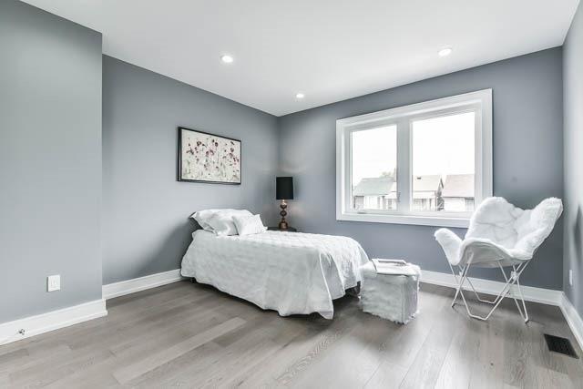 868 Shaw St, House semidetached with 3 bedrooms, 5 bathrooms and 2 parking in Toronto ON | Image 13