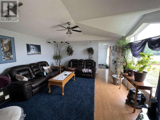 10648 102 Street, House other with 3 bedrooms, 2 bathrooms and null parking in Taylor BC | Image 7