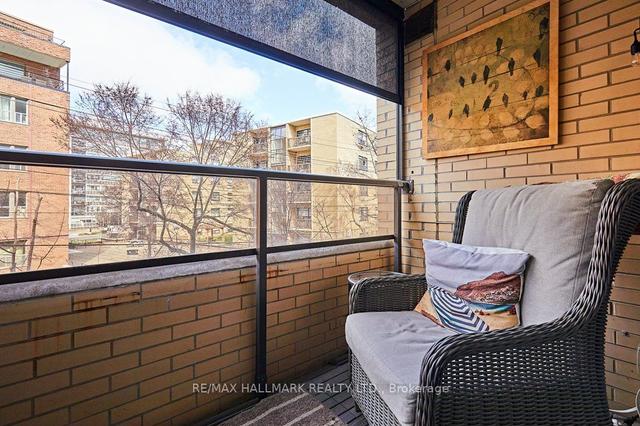 302 - 22 Shallmar Blvd, Condo with 2 bedrooms, 2 bathrooms and 1 parking in Toronto ON | Image 19