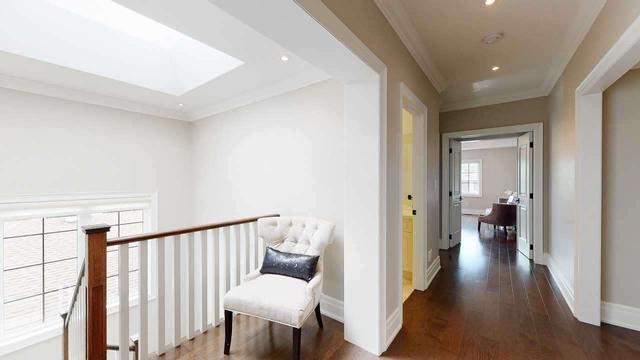 116 Frontenac Ave, House detached with 5 bedrooms, 5 bathrooms and 6 parking in Toronto ON | Image 2