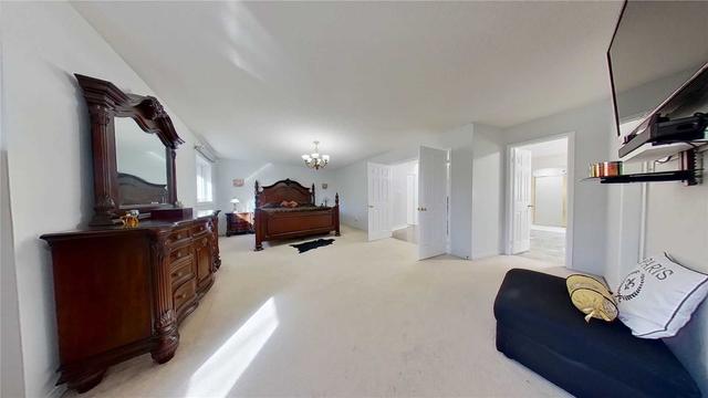 1214 Barleymow St, House detached with 4 bedrooms, 4 bathrooms and 4 parking in Mississauga ON | Image 3