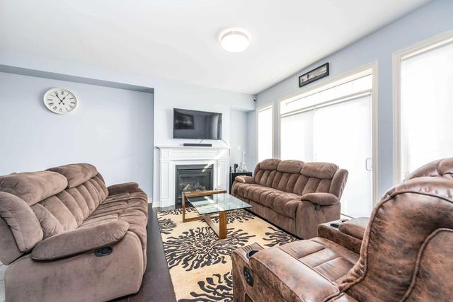 82 Finegan Circ, House attached with 3 bedrooms, 3 bathrooms and 3 parking in Brampton ON | Image 25