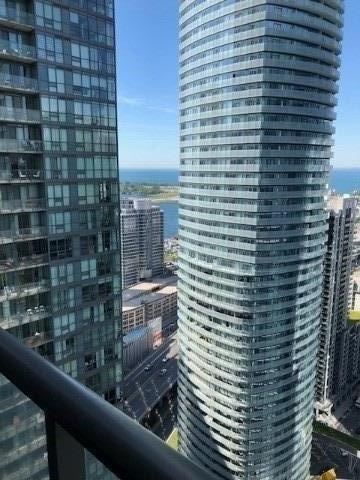 3703 - 65 Bremner Blvd N, Condo with 0 bedrooms, 1 bathrooms and 0 parking in Toronto ON | Image 14