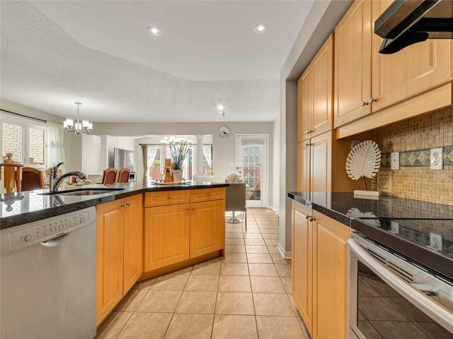 7314 Cork Tree Row, House semidetached with 3 bedrooms, 4 bathrooms and 3 parking in Mississauga ON | Image 3