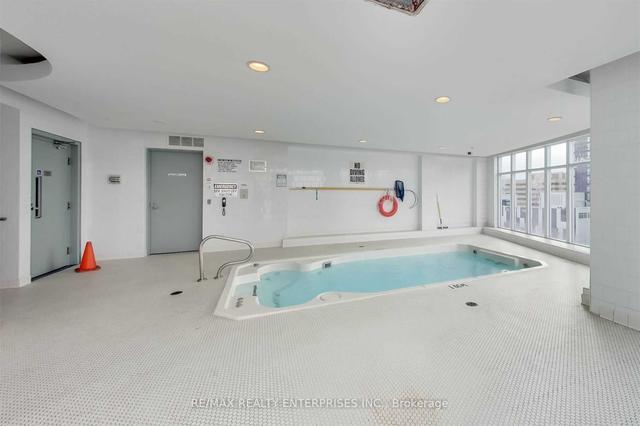 1435 - 250 Wellington St W, Condo with 2 bedrooms, 1 bathrooms and 1 parking in Toronto ON | Image 10