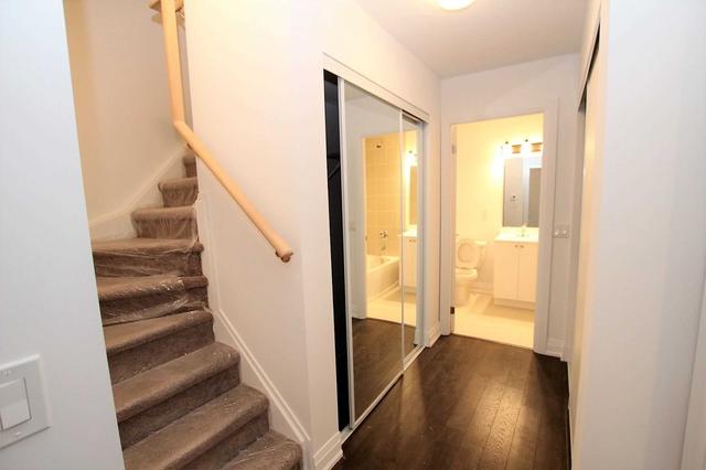 d402 - 5289 Highway 7, Townhouse with 2 bedrooms, 2 bathrooms and 1 parking in Vaughan ON | Image 6