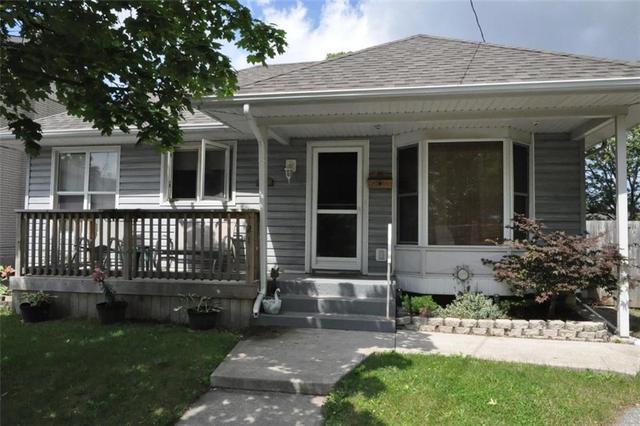 21 Monro Street, House detached with 2 bedrooms, 2 bathrooms and 1 parking in St. Catharines ON | Image 1
