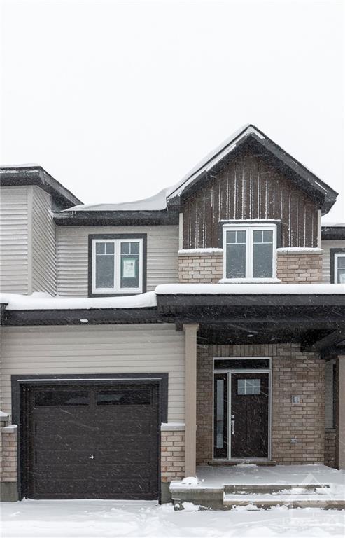 1048 Ballyhale Heights, Townhouse with 3 bedrooms, 3 bathrooms and 2 parking in Ottawa ON | Image 2