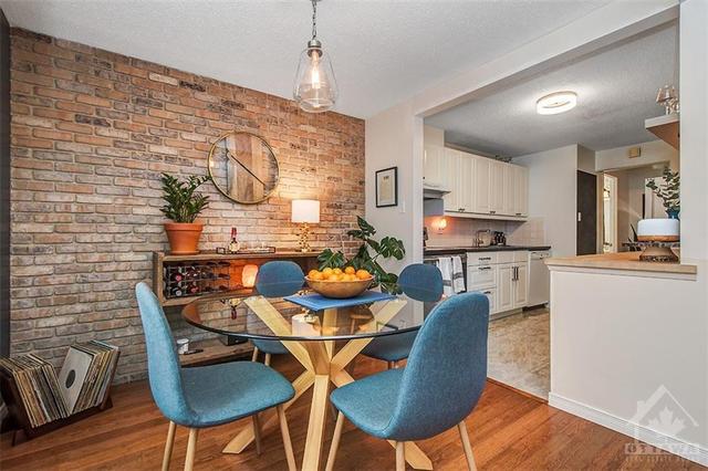54 Tedwyn Drive, Townhouse with 3 bedrooms, 2 bathrooms and 3 parking in Ottawa ON | Image 12