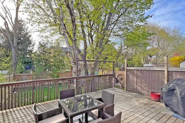 8 Wren Crt, House semidetached with 3 bedrooms, 3 bathrooms and 4 parking in Toronto ON | Image 29