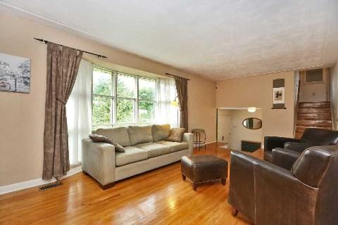 809 Danforth Pl, House detached with 3 bedrooms, 3 bathrooms and 2 parking in Burlington ON | Image 2