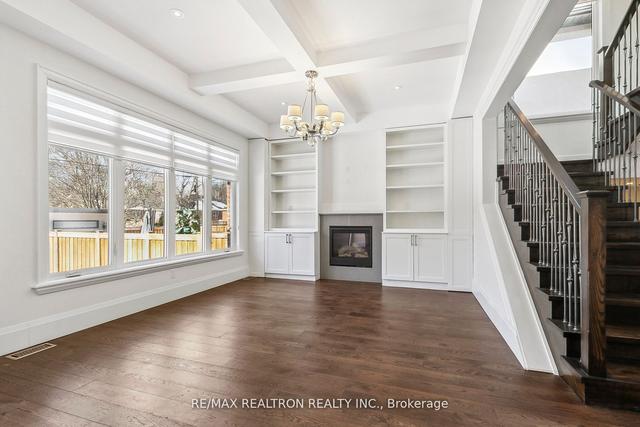 38 Eagle Rd, House detached with 4 bedrooms, 5 bathrooms and 6 parking in Toronto ON | Image 4