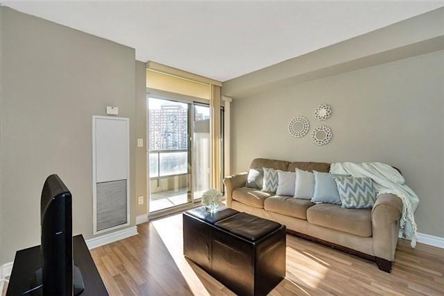 926 - 3888 Duke Of York Blvd, Condo with 2 bedrooms, 2 bathrooms and 1 parking in Mississauga ON | Image 5