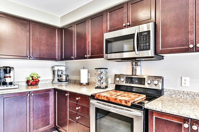 76 Rutherford Rd, House detached with 3 bedrooms, 3 bathrooms and 2 parking in Bradford West Gwillimbury ON | Image 3