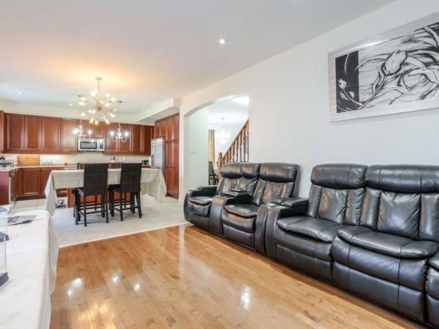 25 Cantwell Cres, House detached with 4 bedrooms, 4 bathrooms and 4 parking in Ajax ON | Image 3