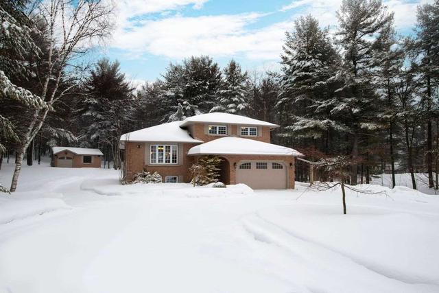 10049 Old Scugog Rd, House detached with 3 bedrooms, 2 bathrooms and 10 parking in Clarington ON | Image 1