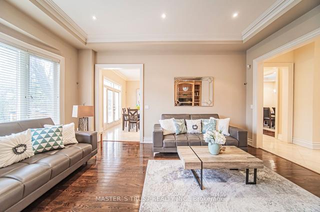 322b Empress Ave, House detached with 4 bedrooms, 5 bathrooms and 6 parking in Toronto ON | Image 2