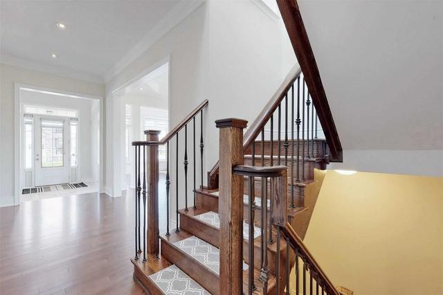 2 Virtue Cres, House detached with 4 bedrooms, 4 bathrooms and 7 parking in Vaughan ON | Image 15