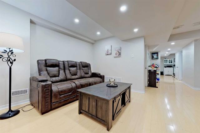3258 Angel Pass Dr, House semidetached with 3 bedrooms, 4 bathrooms and 3 parking in Mississauga ON | Image 22