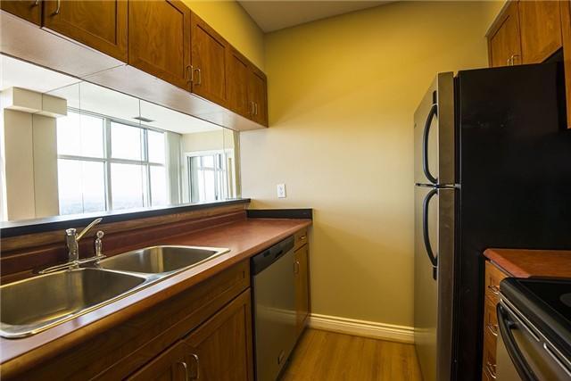 uph 1 - 880 Dundas St W, Condo with 1 bedrooms, 1 bathrooms and 1 parking in Mississauga ON | Image 5
