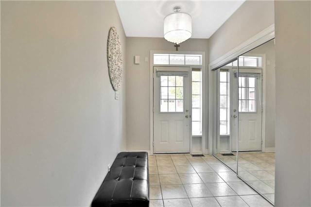 17 Saint Eugene St, House attached with 3 bedrooms, 3 bathrooms and 2 parking in Brampton ON | Image 3
