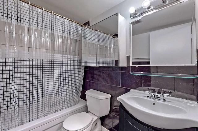 1709 - 15 Torrance Rd, Condo with 2 bedrooms, 2 bathrooms and 1 parking in Toronto ON | Image 27
