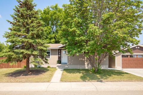 48 Sherwood Crescent, House detached with 4 bedrooms, 2 bathrooms and 4 parking in Red Deer AB | Card Image