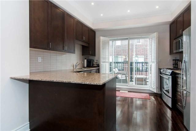 th32 - 97 The Queensway Ave, Townhouse with 3 bedrooms, 2 bathrooms and 2 parking in Toronto ON | Image 6